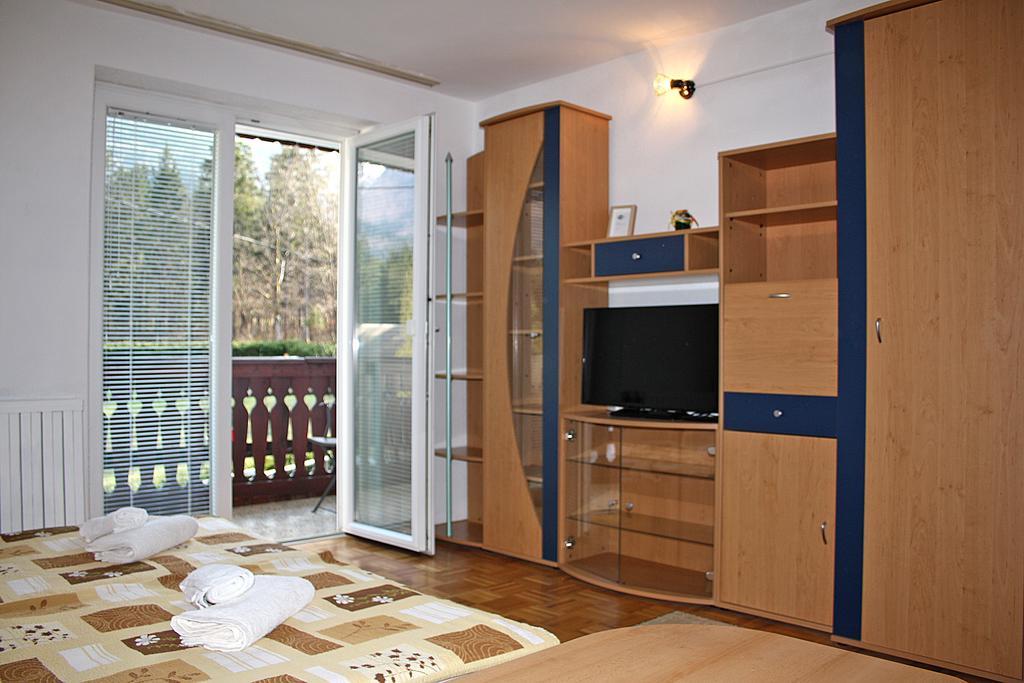 Apartments And Rooms Cerkovnik Бохинь Экстерьер фото